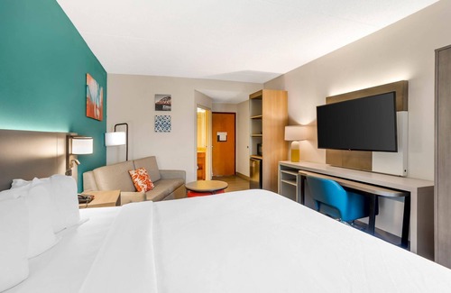 Westampton Hotel | Comfort Inn & Suites Mt. Holly - Westampton