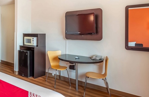 Shelby Hotel | Comfort Meets Affordability! 2 Comfortable Units, Parking, Near Lake Shel-oole