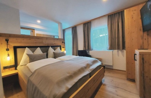 Dorfgastein Bed & Breakfast | Comfort multi-bed room, bath, WC, 1 bedroom - Walcher, Gasthof
