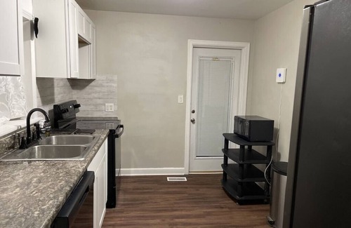 Elizabeth City House | Comfort near the water and University