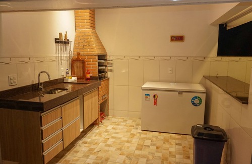 Horto House | Comfort, privacy, 24 hour security. Accommodates families, children and animals