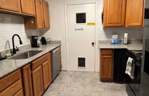 Elizabeth City House | Comfort & Quiet in a Central location