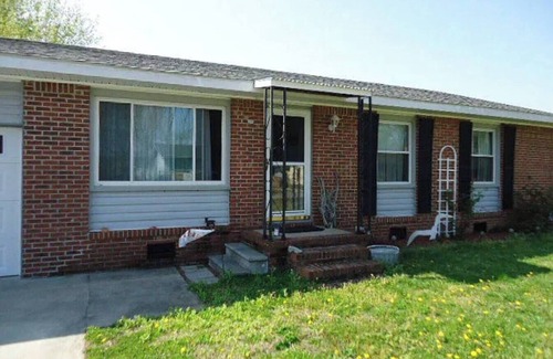Elizabeth City House | Comfort & Quiet in a Central location