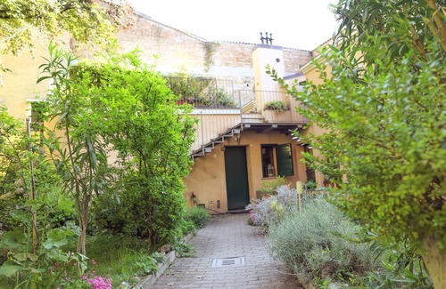 Historic Center Apartment | Comfort, silence and greenery in the heart of Bologna