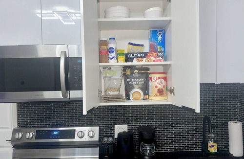 West Edmonton House | Comfort Suite |10 Mins to WEM, 30 Mins to YEG