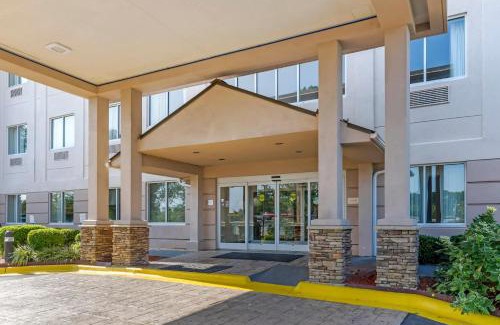Southeast Raleigh Hotel | Comfort Suites Raleigh Walnut Creek