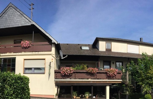 Echternacherbruck Bed & Breakfast | Comfort terrace room, shower/WC first floor - Pension Zum Golfstübchen