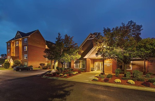 Livonia Hotel | Comfort & Value! 3 Studio Queen Rooms w/Kitchen, Pets Are Welcome