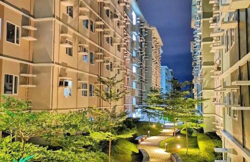 Novaliches Apartment | Comfort zone's staycation Trees Residences near SM Fairview T5-645