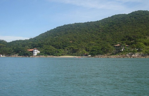 Governador Celso Ramos House | Comfortable beach house and beach overlooking Florianopolis