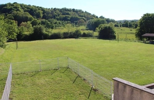 Halles-sous-les-Cotes Cottage | Comfortable cottage in Halles-sous-les-Côtes with fireplace and terrace