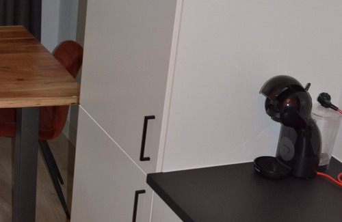 Hernen House | Comfortabel 6p Vakantiehuis met Laadpaal op Kindvriendelijk Park met Zwembad