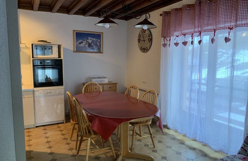 La Roche Ski Chalet | Comfortable chalet - sleeps 6 to 8 - La Plagne.
