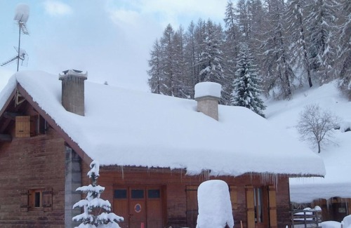La Roche Ski Chalet | Comfortable chalet - sleeps 6 to 8 - La Plagne.