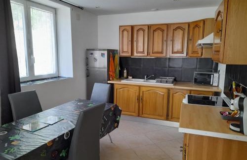 Saint-Rambert-en-Bugey Apartment | Comfortable apartment 6 people 2 bedrooms 3 double beds