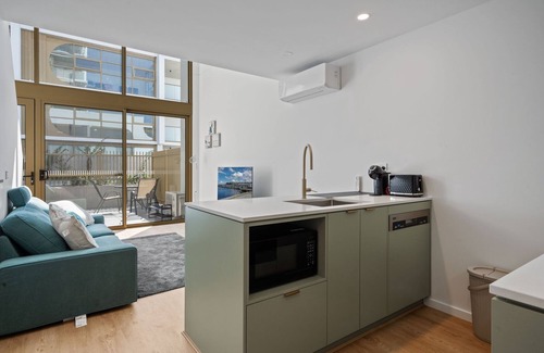 Denman Prospect Apartment | Comfortable 1-Bed Retreat with Courtyard & Parking