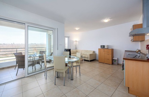 Monterol Apartment | Comfortable 1 br apartment near the beach