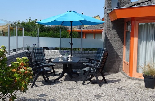 Julianadorp aan zee House | Comfortable,1 level vacation home on North Sea coast, only 300 m from the beach