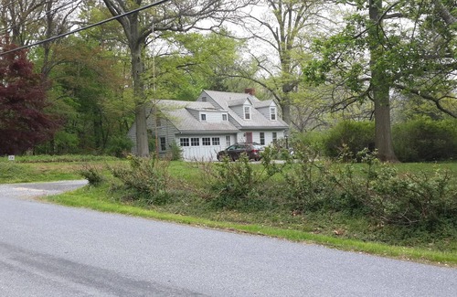 Kennett Square House | Comfortable 1930s cape in Marlborough Village