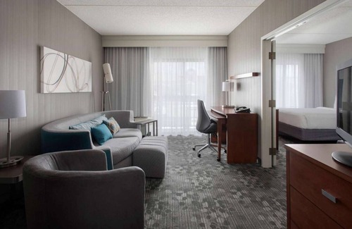 Milford Hotel | Comfortable 1BR With Pool, Pets Are Allowed, Minutes To Pinecrest Golf Club!