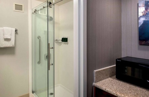 Milford Hotel | Comfortable 1BR With Pool, Pets Are Allowed, Minutes To Pinecrest Golf Club!