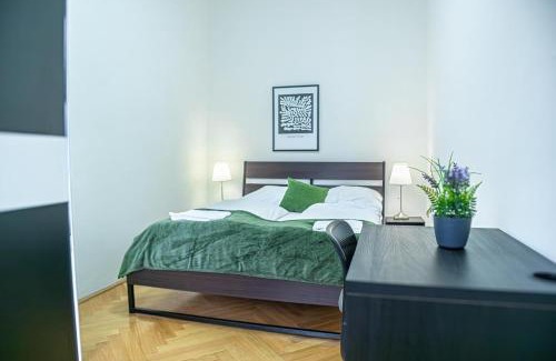 Neulerchenfeld Apartment | Comfortable 2BR Apt, Near Wiener Stadthalle