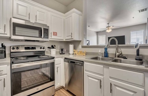 Clearfield Apartment | Comfortable 2BR Apt with Pool, Hot Tub, and Fitness Center, Close to Hill AFB