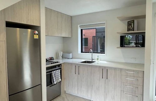 Henderson House | Comfortable 2BR Home on Te Kanawa Crescent