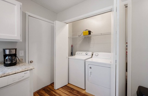 Calhoun House | Comfortable 2BR Suite Perfect for Business Travelers