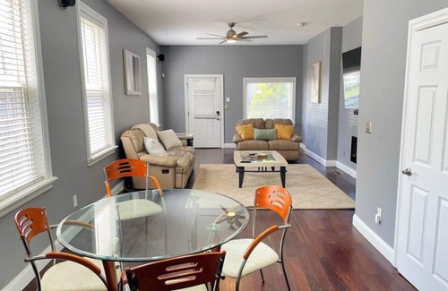Mount Auburn House | Comfortable 3-Bedroom Home 3-min drive to Downtown