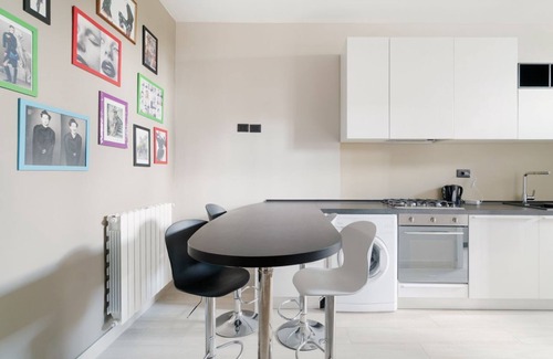 Zona Padova Apartment | Comfortable 70 sqm apartment located on the first floor of a building without a lift. The accommodation can accommodate up to 4 people and is equipped with all comforts.The property is located a few steps from Parco Trotter, a large public park ideal for
