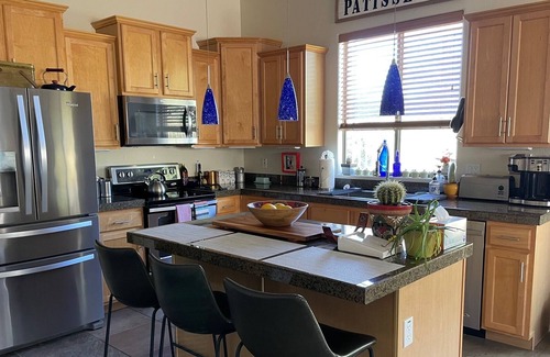 Foothills Reserve House | Comfortable Ahwatukee Foothills home walking distance to South Mountain trails