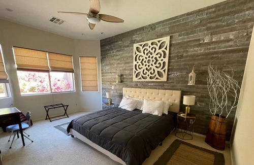 Foothills Reserve House | Comfortable Ahwatukee Foothills home walking distance to South Mountain trails