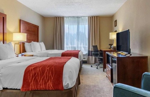 Albuquerque Hotel | Comfortable Albuquerque Hotel Rooms Near Airport with Indoor Pool - 4 Units