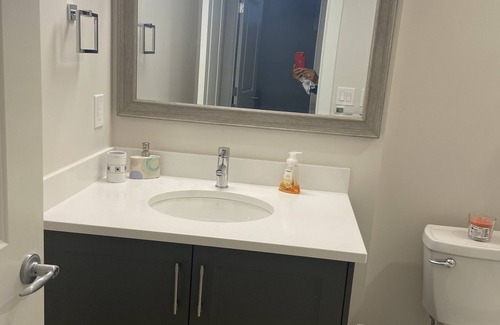 Calgary House | Comfortable and beautiful brand new suite in SW