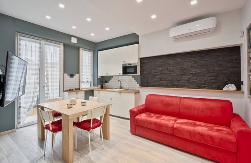 Barriera di Milano Apartment | Comfortable and cozy apartment full of design details that can accommodate up to 6 people! Located at Porta Palazzo area, a multi-ethnic neighborhood and set of the oldest flea market in Italy, the historic Balon on Saturday morning. Torino-Dora train st