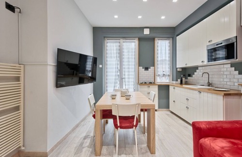 Barriera di Milano Apartment | Comfortable and cozy apartment full of design details that can accommodate up to 6 people! Located at Porta Palazzo area, a multi-ethnic neighborhood and set of the oldest flea market in Italy, the historic Balon on Saturday morning. Torino-Dora train st