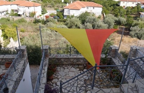 Tiros Apartment | Comfortable and ideally located on the sea, 20 minutes from Leonidion,