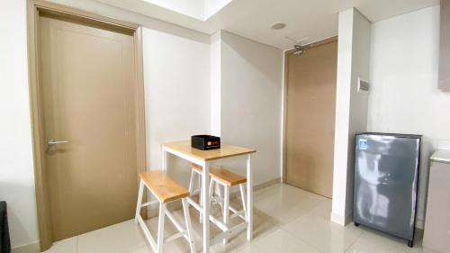 Pantai Indah Kapuk Apartment | Comfortable and Minimalist 2BR at Gold Coast Apartment By Travelio