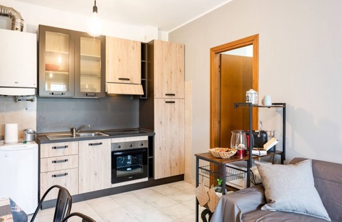 Luni Mare Apartment | Comfortable and modern apartment of about 50 square meters with two balconies, able to accommodate up to 4 people, is located on the 1st floor of a building without a lift. The flat is situated in Luni Mare, in an area full of services, convenient for re