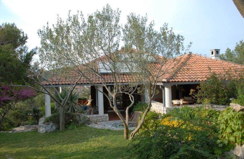 Bobovisca House | Comfortable and spacious house with terrace and sea view Bobovišća na Moru, Brač (K-14405)