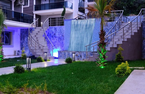 Yalova Apartment | Comfortable and spacious suites are 5 minutes from the sea
