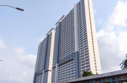 Kayu Putih Apartment | Comfortable and Warm 2BR at Tifolia Apartment By Travelio