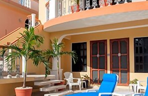 Puerto Morelos Apartment | Comfortable apartment, well equipped kitchen next to sparkling pool