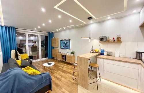 Stare Miasto Apartment | Comfortable Apart, Old Town, free parking, hanging bed, Wi-Fi, lift, aircon,self check-in 24h, Stare Miasto, winda, nowy budynek, garaż 0 zl, klima