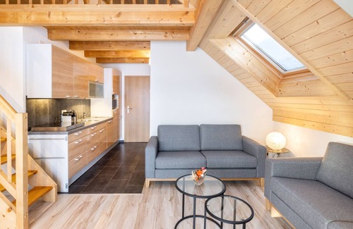 Gross Apartment | Comfortable apartment embedded between lake and mountains