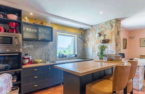 Viskovo Apartment | Comfortable apartment for relaxed stay with the family with children or