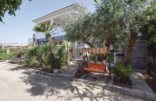San Giorgio Apartment | Comfortable apartment in San Giorgio, 90 m² + private garden