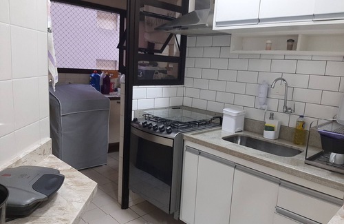 Pitangueiras Apartment | COMFORTABLE APARTMENT WITH AIR, TV, WI-FI AND INTERNET