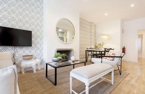 Jeronimos Apartment | Comfortable Apartment with Terrace near Retiro Park. Retiro II